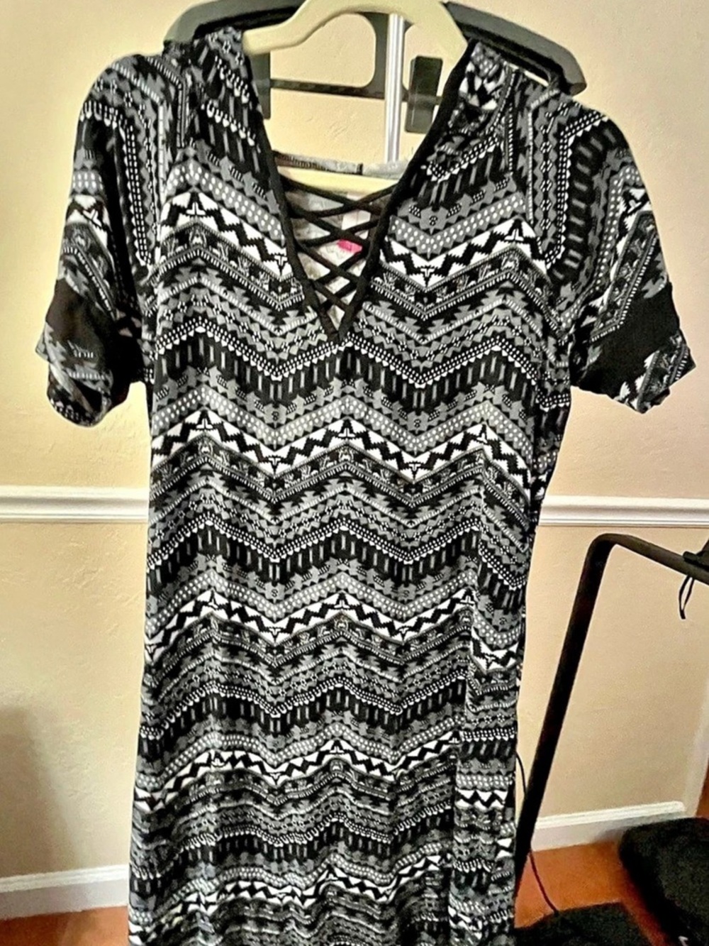 No Boundaries Geometric Lace-Up Mini Dress in Black & White Size XL